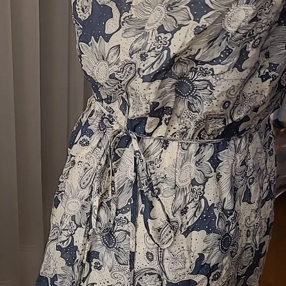 Romantic Silk Cotton Summer Dress with Buttons and Ruffles Size Medium - Picture 9 of 13